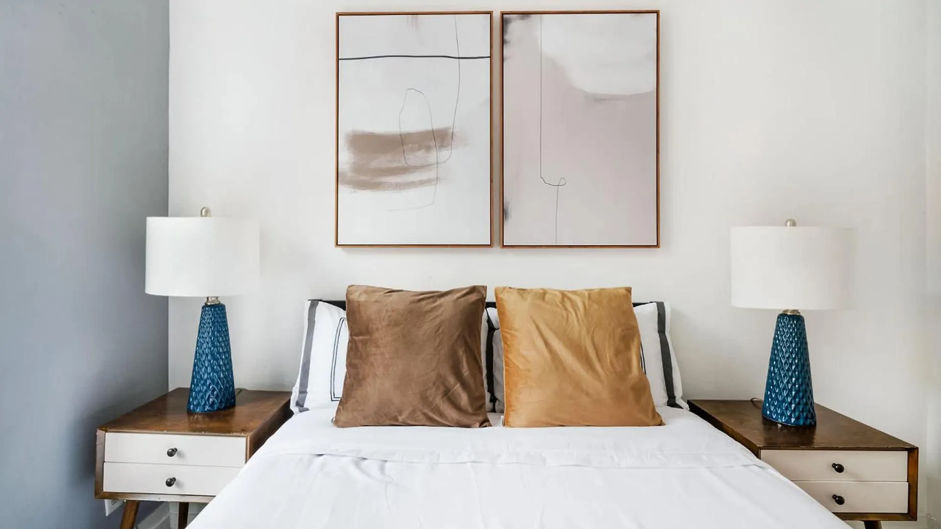 428-2W Newly Furnished Prime Location 2Br Sleeps 5 Apartment New York 0*,  United States