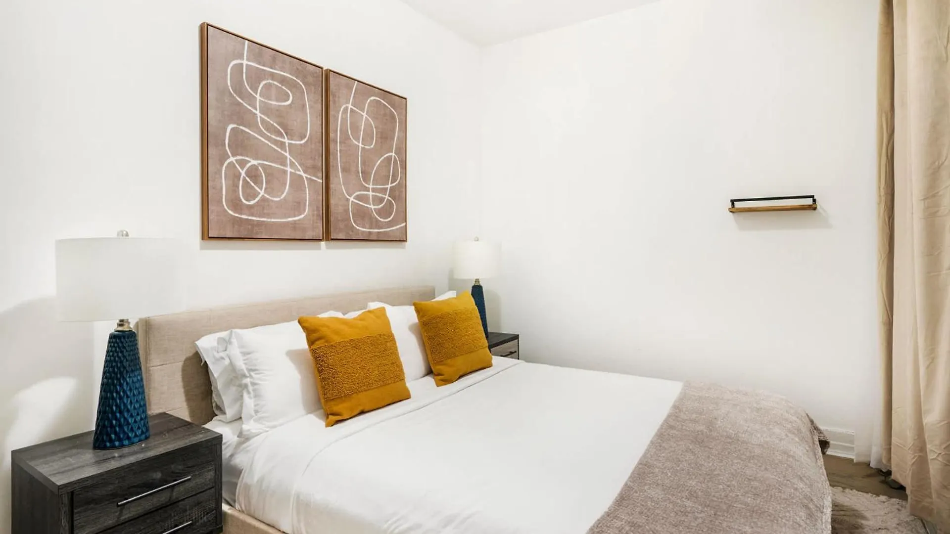 428-2W Newly Furnished Prime Location 2Br Sleeps 5 Apartment New York United States